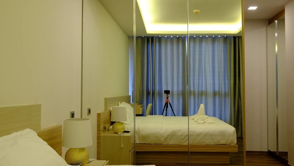 Peak Tower In Phatumnak Pattaya Exteriör bild